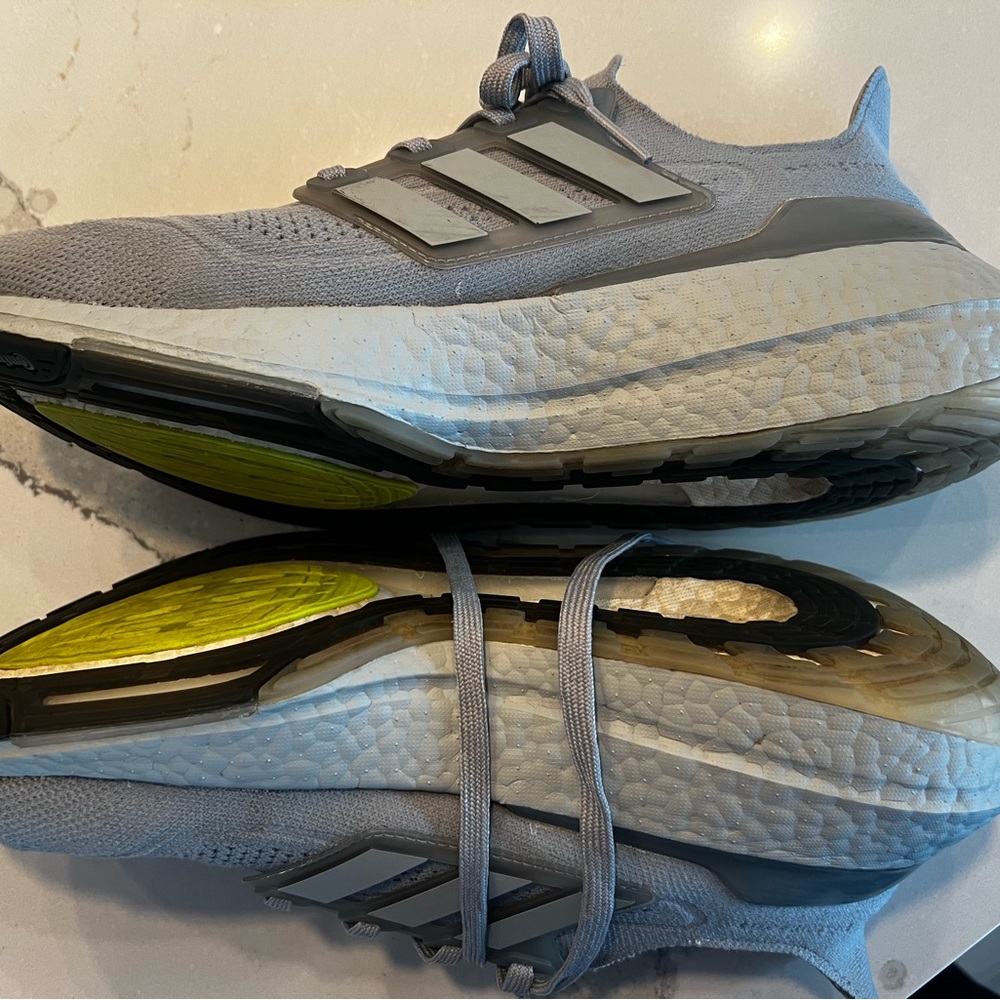adida ultraboost 21 triple grey